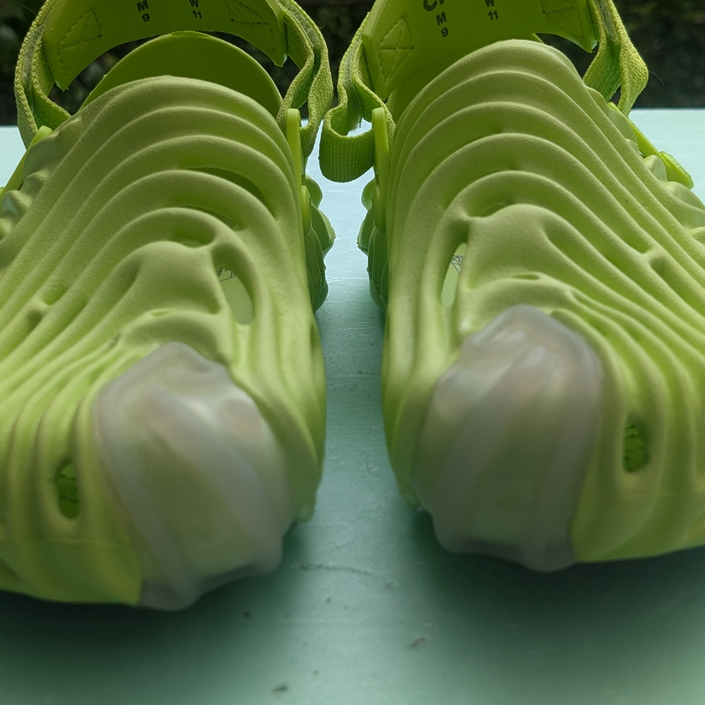 CROCS Neon Green Wave Sandals